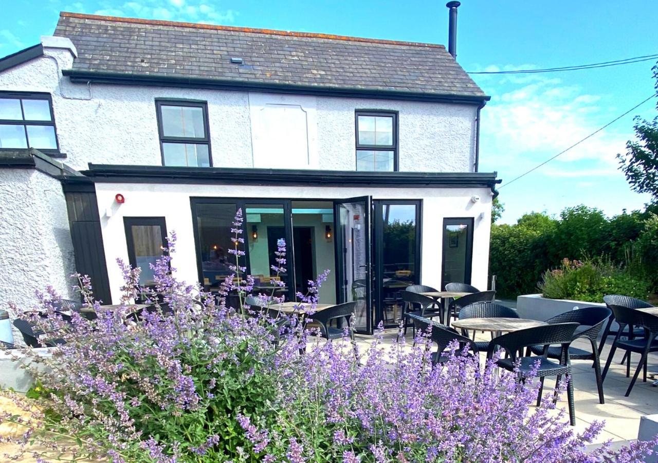 The Roost On Rock Road Hotell Barry Eksteriør bilde
